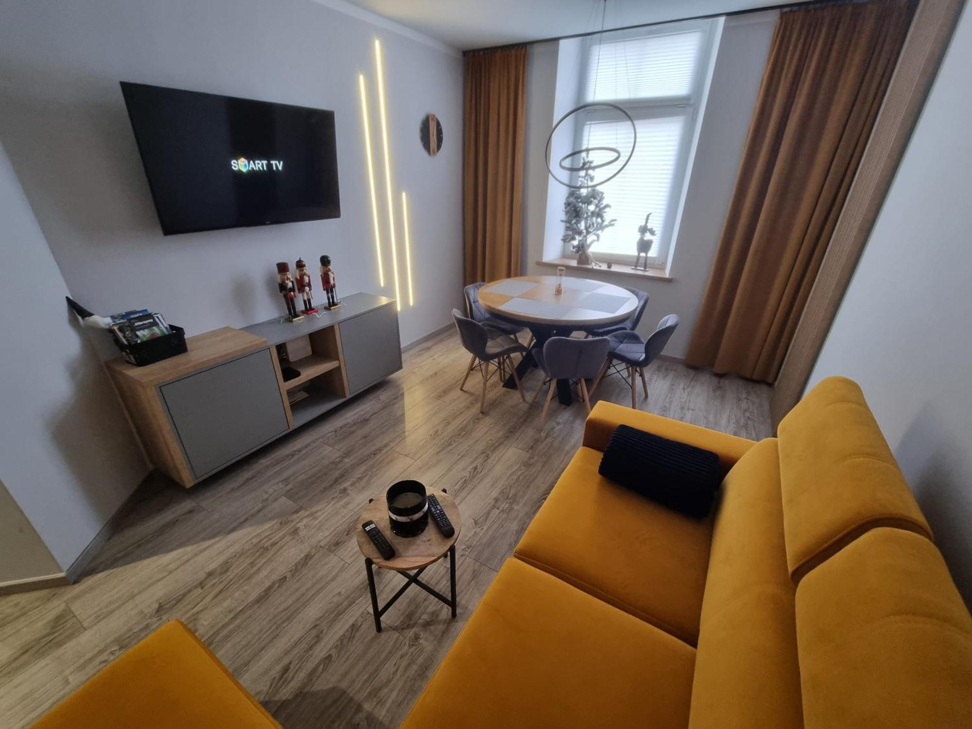 Apartament Lux Lemon เยเลเนียกูรา ภายนอก รูปภาพ