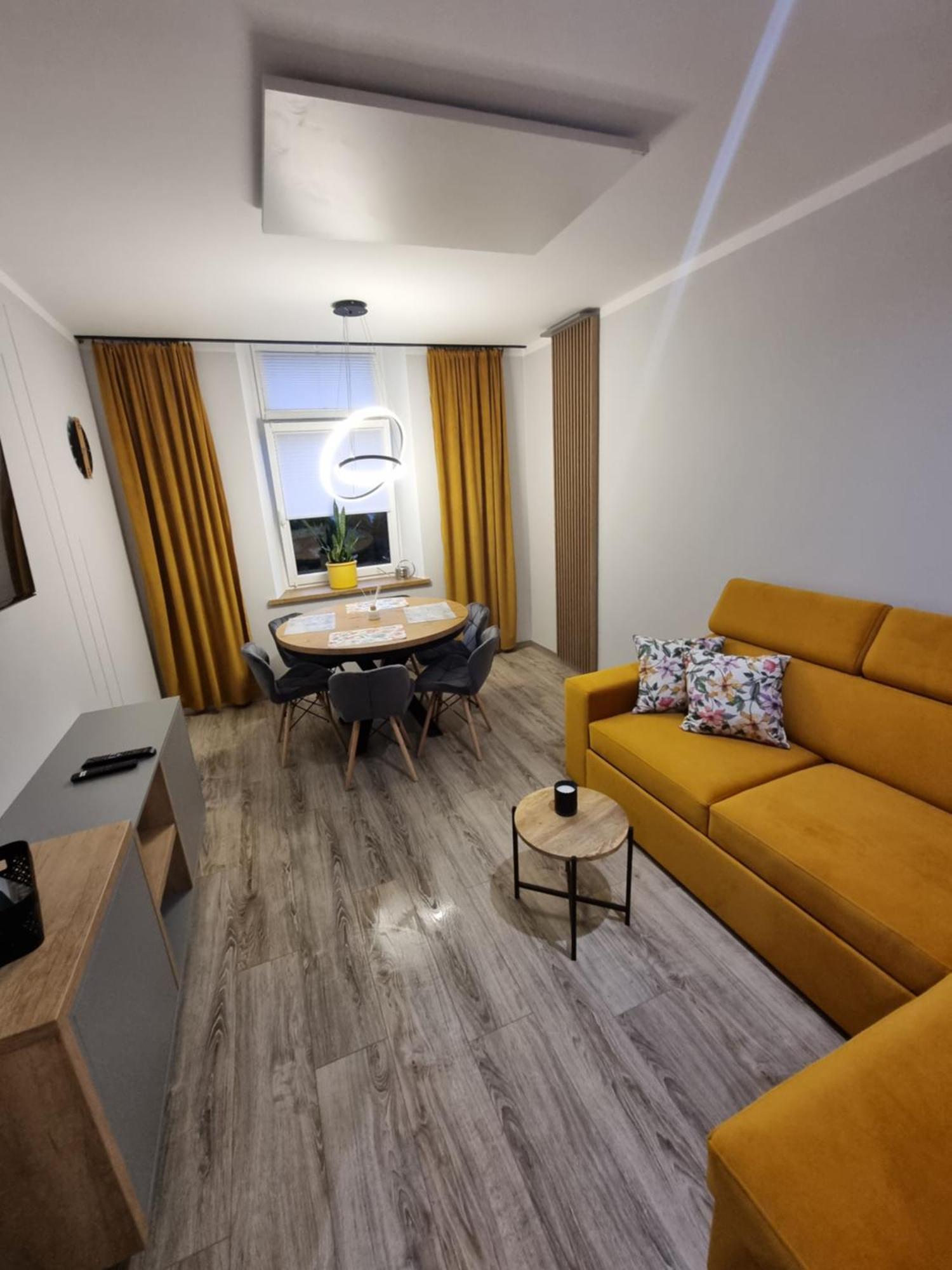 Apartament Lux Lemon เยเลเนียกูรา ภายนอก รูปภาพ
