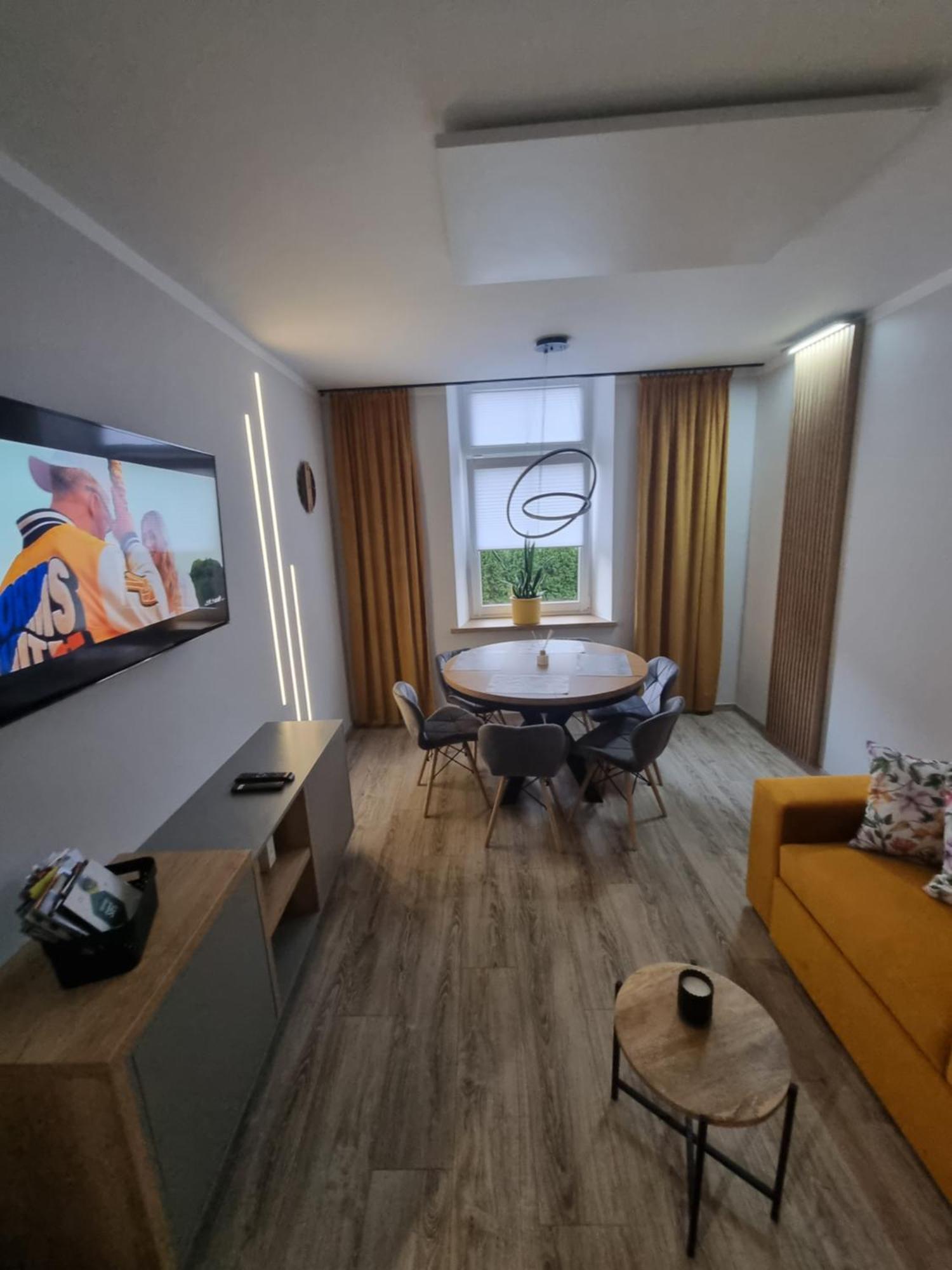 Apartament Lux Lemon เยเลเนียกูรา ภายนอก รูปภาพ