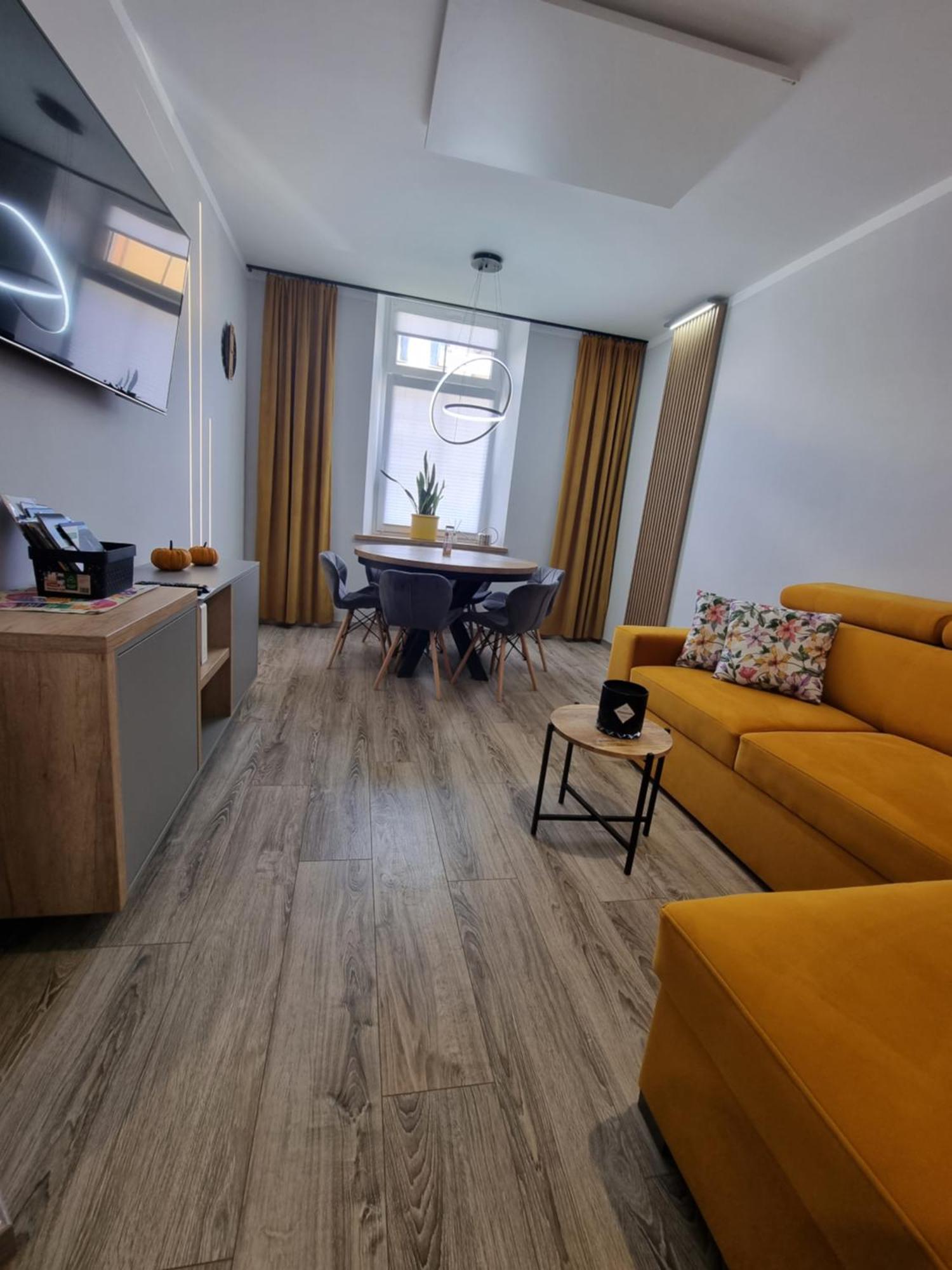 Apartament Lux Lemon เยเลเนียกูรา ภายนอก รูปภาพ