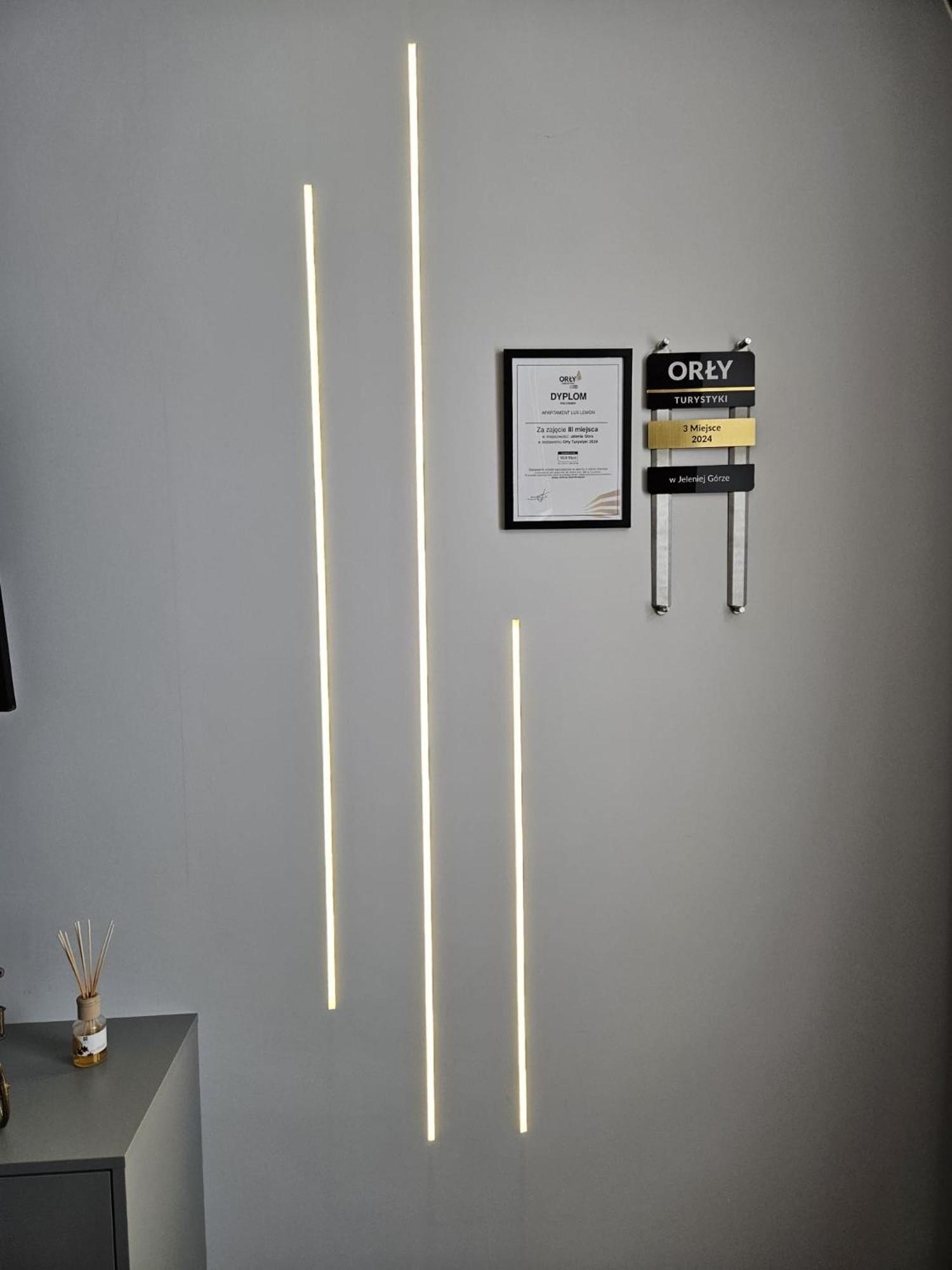 Apartament Lux Lemon เยเลเนียกูรา ภายนอก รูปภาพ